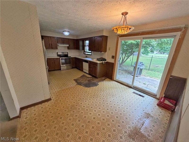 1333 Clarence Street NW, Uniontown, OH 44685 Photo 6