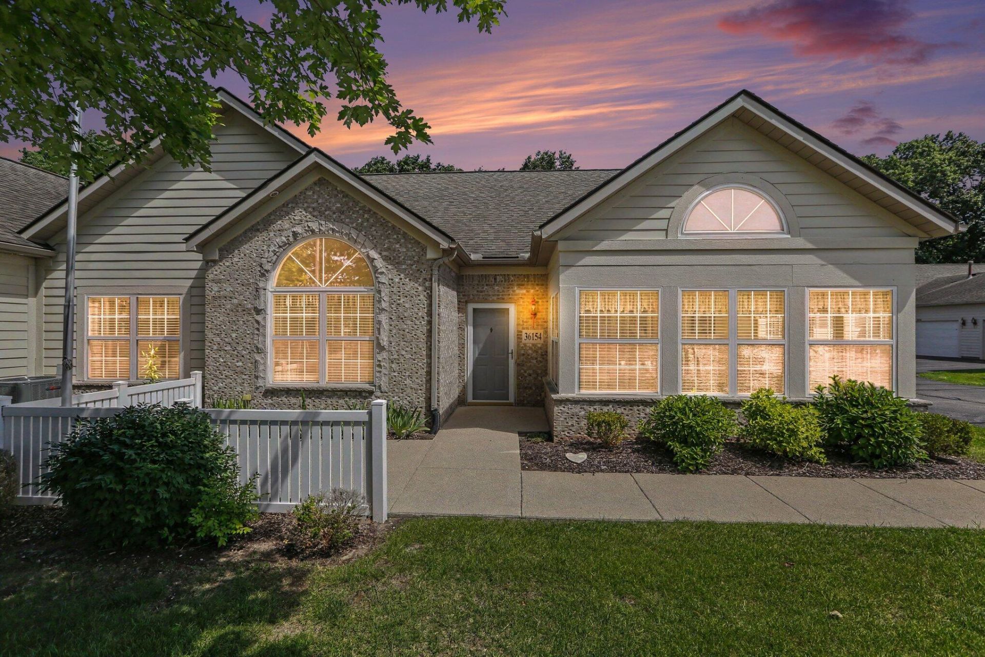 36154 Abbey Drive, Westland, MI 48185 Main Photo