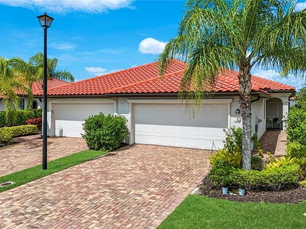 1427 Oceania DR S, NAPLES, FL 34113