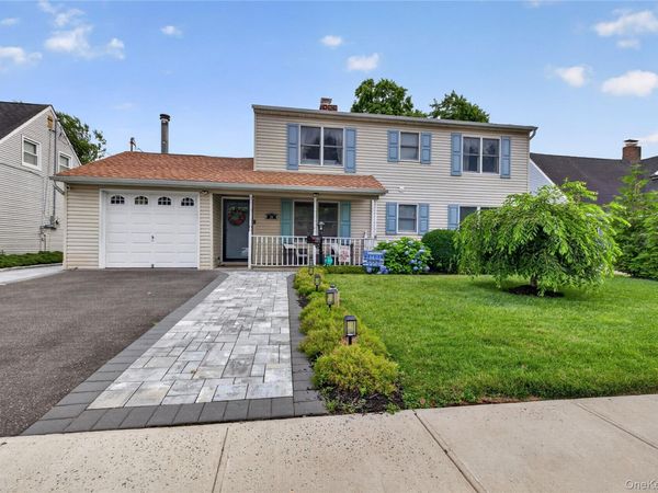 26 Saddler Lane , Levittown, NY 11756