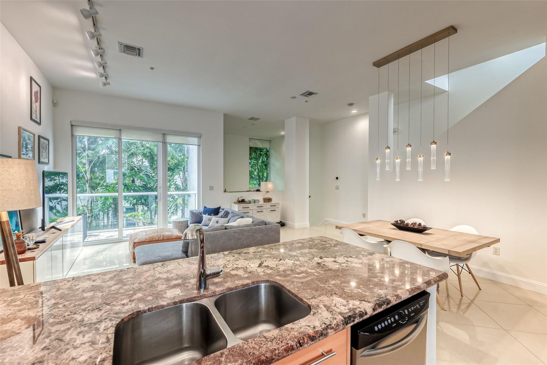 727 NE 4th Avenue, Fort Lauderdale, FL 33304 Photo