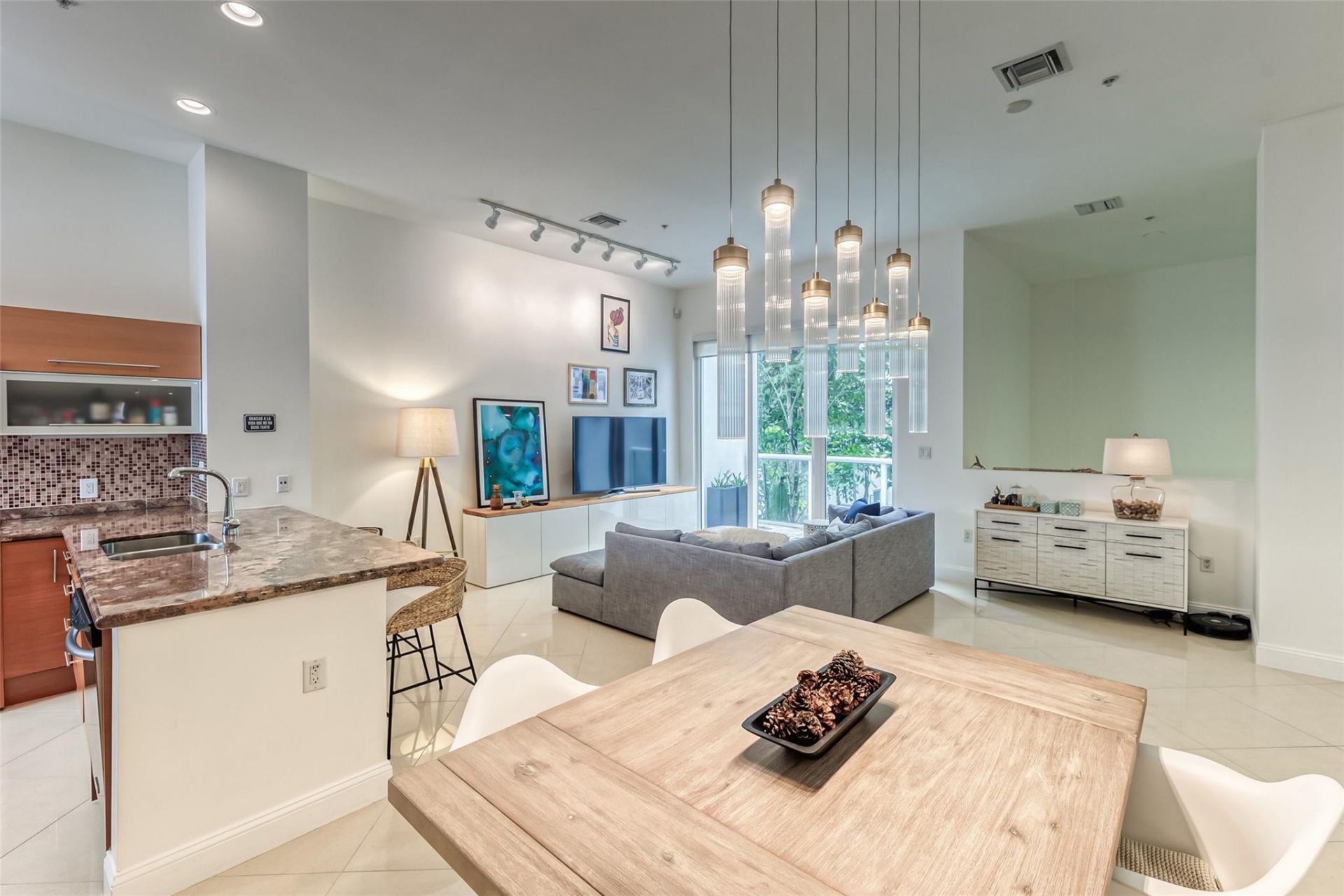 727 NE 4th Avenue, Fort Lauderdale, FL 33304 Photo