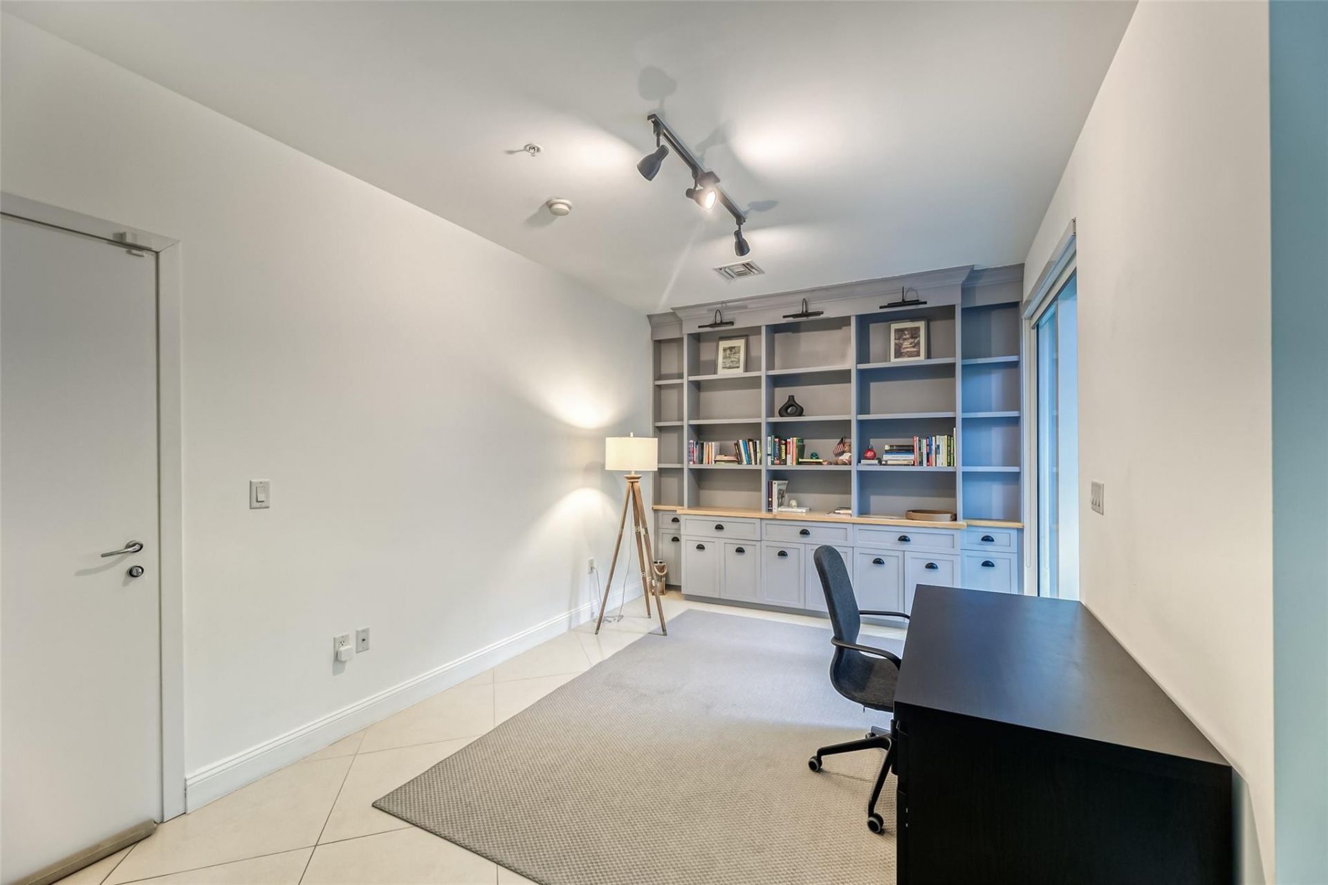 727 NE 4th Avenue, Fort Lauderdale, FL 33304 Photo