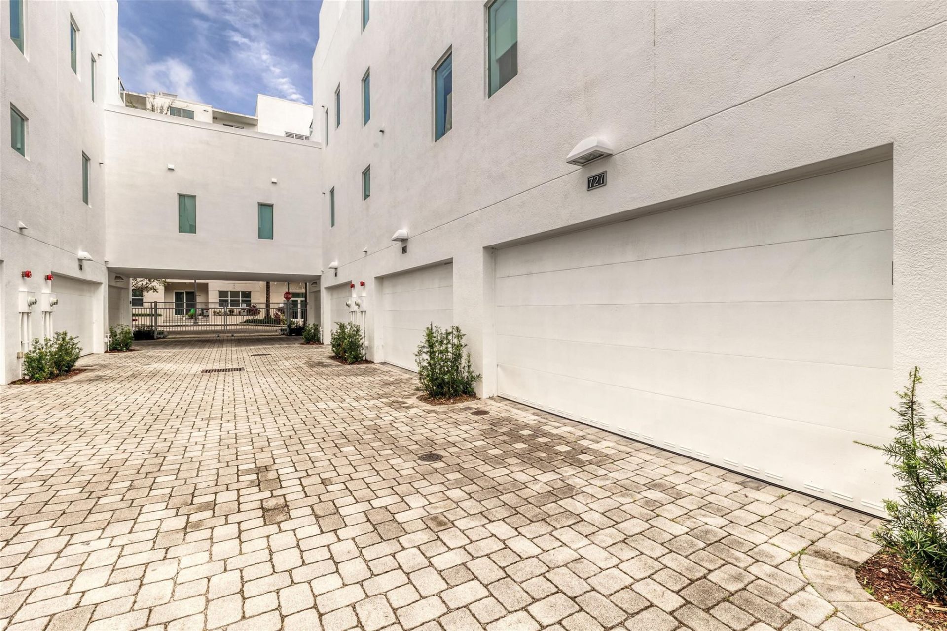 727 NE 4th Avenue, Fort Lauderdale, FL 33304 Photo