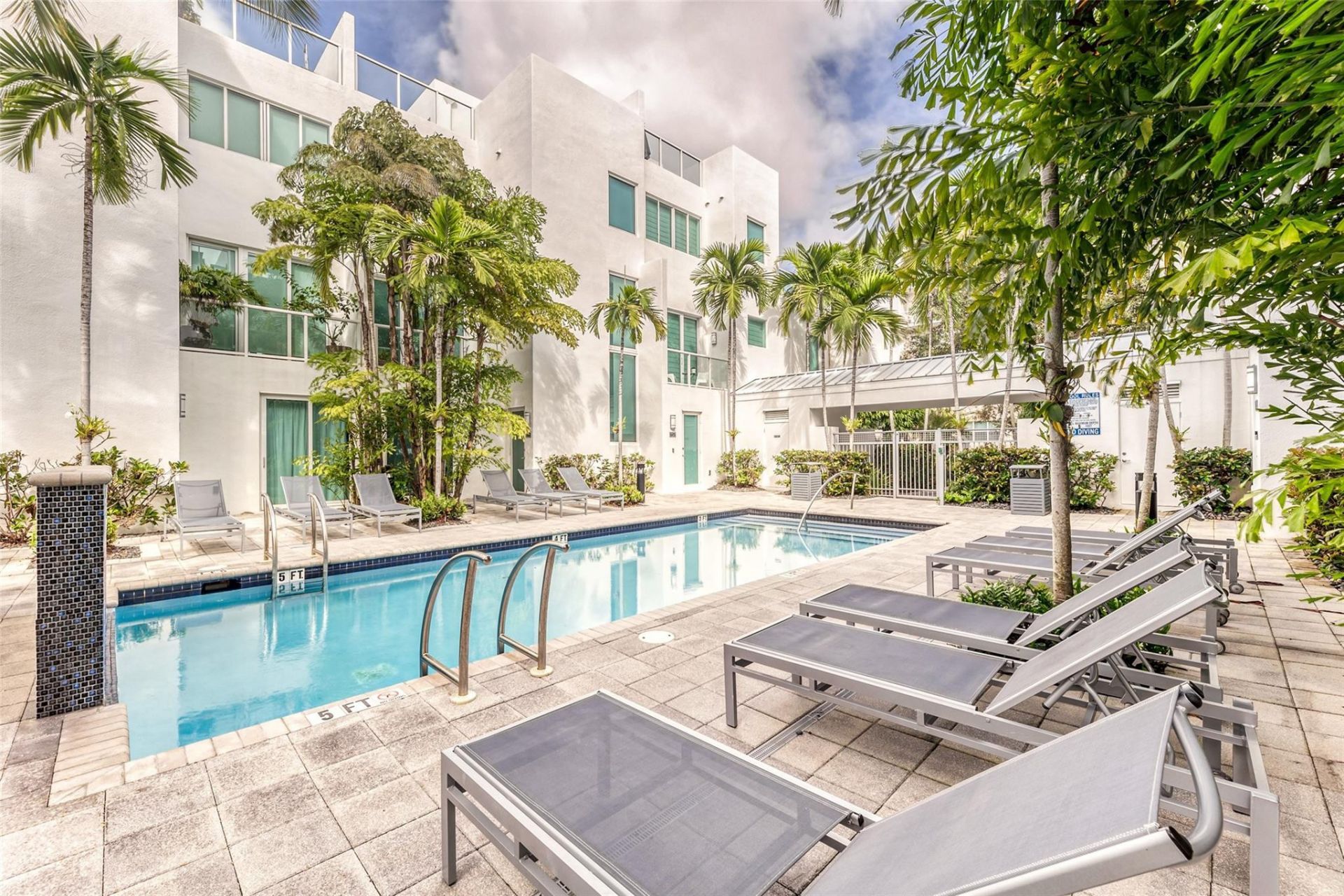 727 NE 4th Avenue, Fort Lauderdale, FL 33304 Photo