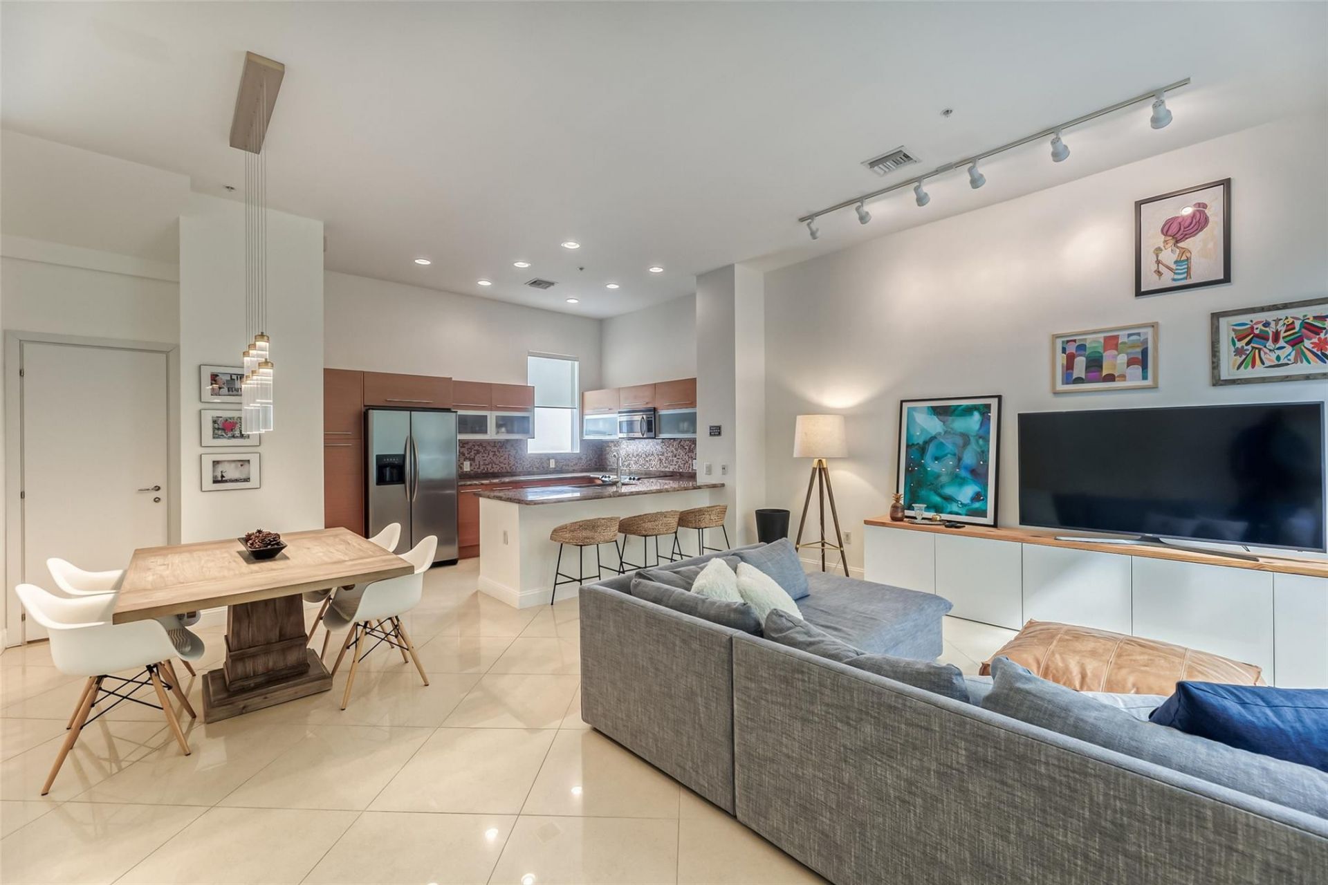 727 NE 4th Avenue, Fort Lauderdale, FL 33304 Photo