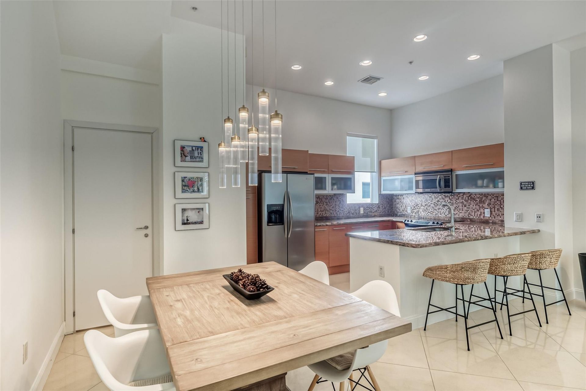 727 NE 4th Avenue, Fort Lauderdale, FL 33304 Photo