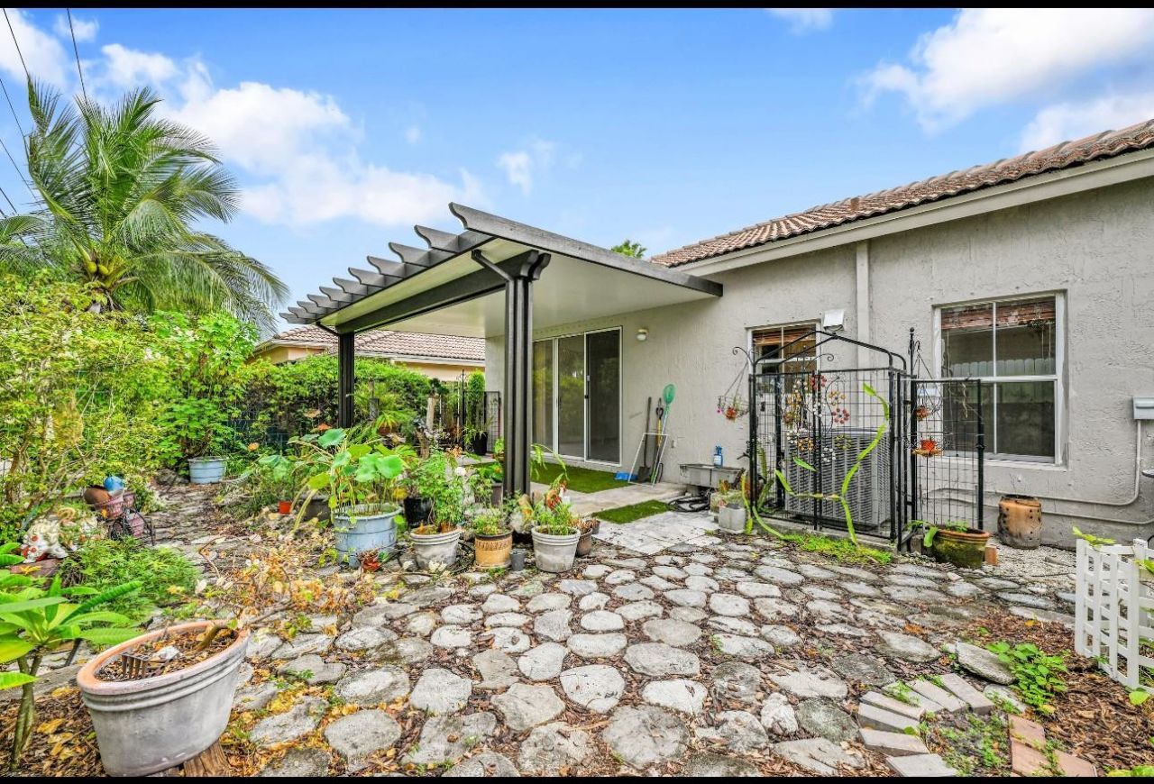 13761 N Garden Cove Circle, Davie, FL 33325 Photo