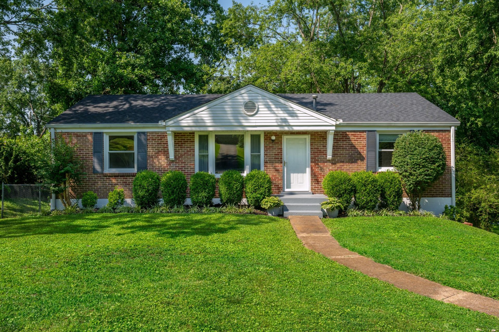2437 Vale Ln, Nashville, TN 37214 Main Photo