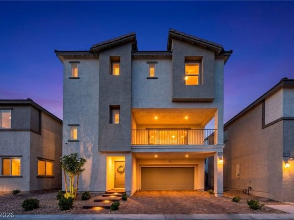 6836 Sunflower Fields Street, North Las Vegas, NV 89086
