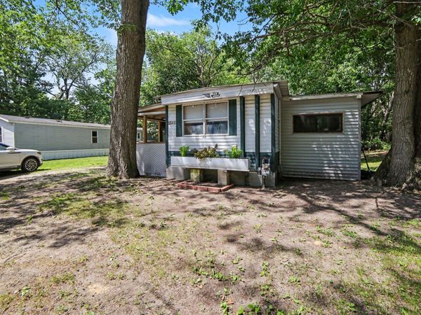 5648 W Johnson Road, Ludington, MI 49431