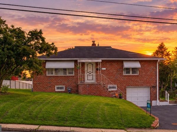 908 NEW HOPE STREET, NORRISTOWN, PA 19401