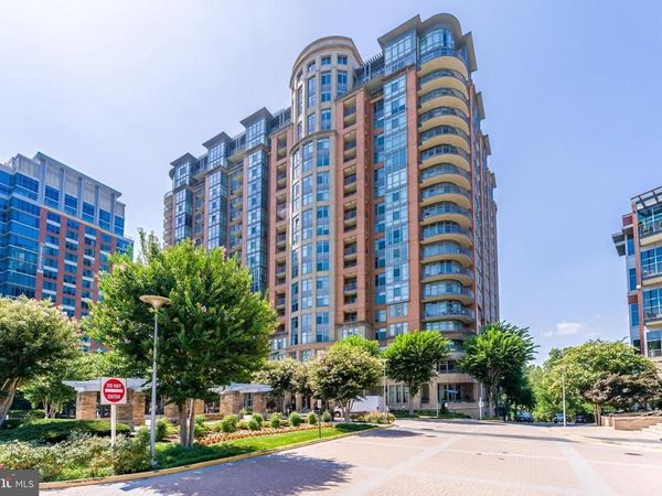 8220 CRESTWOOD HEIGHTS DRIVE, Unit 105, MCLEAN, VA 22102
