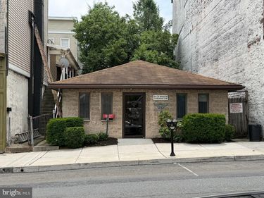 237 SUNBURY STREET, MINERSVILLE, PA 17954