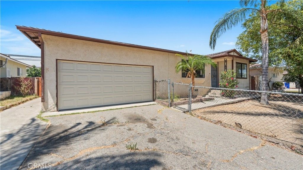 19026 Grove Place, Bloomington, CA 92316 Main Photo
