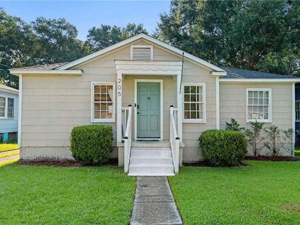 205 Pinehill Drive, Mobile, AL 36606