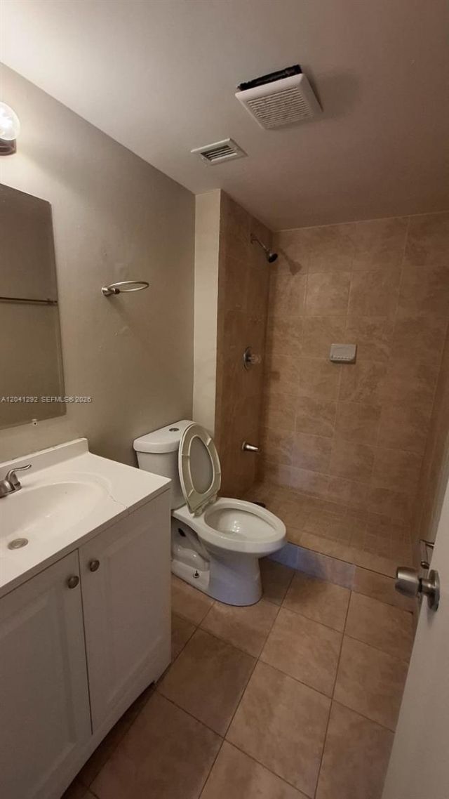 496 NW 165th St Rd , Unit D-612, Miami, FL 33169 Photo