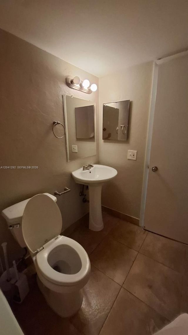 496 NW 165th St Rd , Unit D-612, Miami, FL 33169 Photo