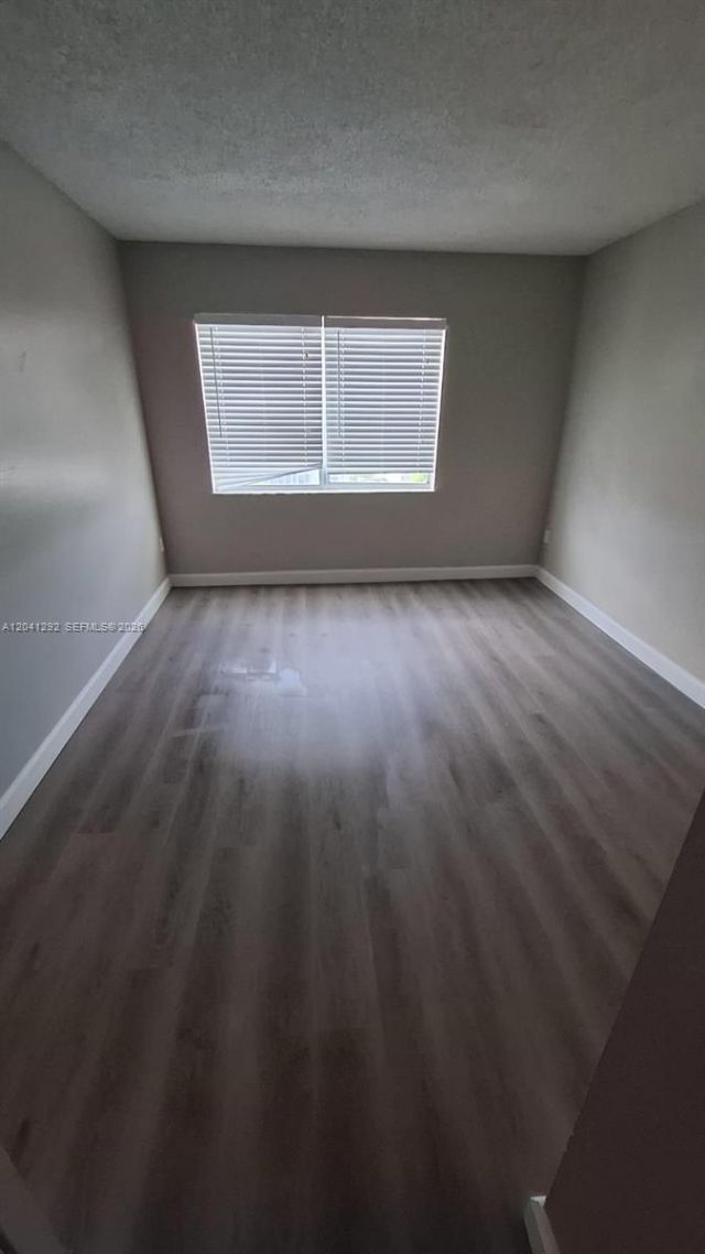 496 NW 165th St Rd , Unit D-612, Miami, FL 33169 Photo