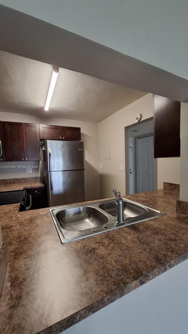 496 NW 165th St Rd , Unit D-612, Miami, FL 33169 Photo