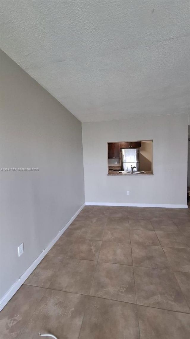 496 NW 165th St Rd , Unit D-612, Miami, FL 33169 Photo