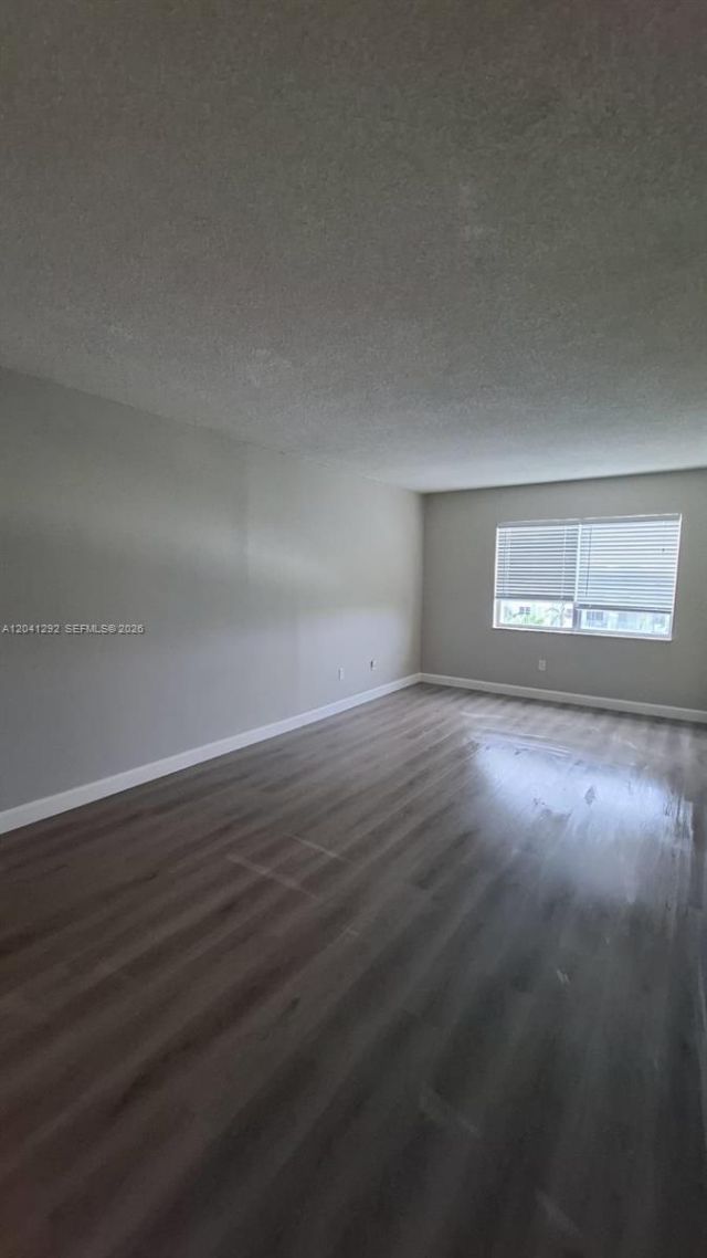 496 NW 165th St Rd , Unit D-612, Miami, FL 33169 Photo