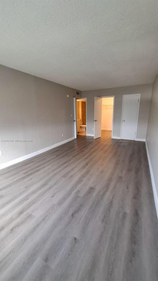 496 NW 165th St Rd , Unit D-612, Miami, FL 33169 Photo