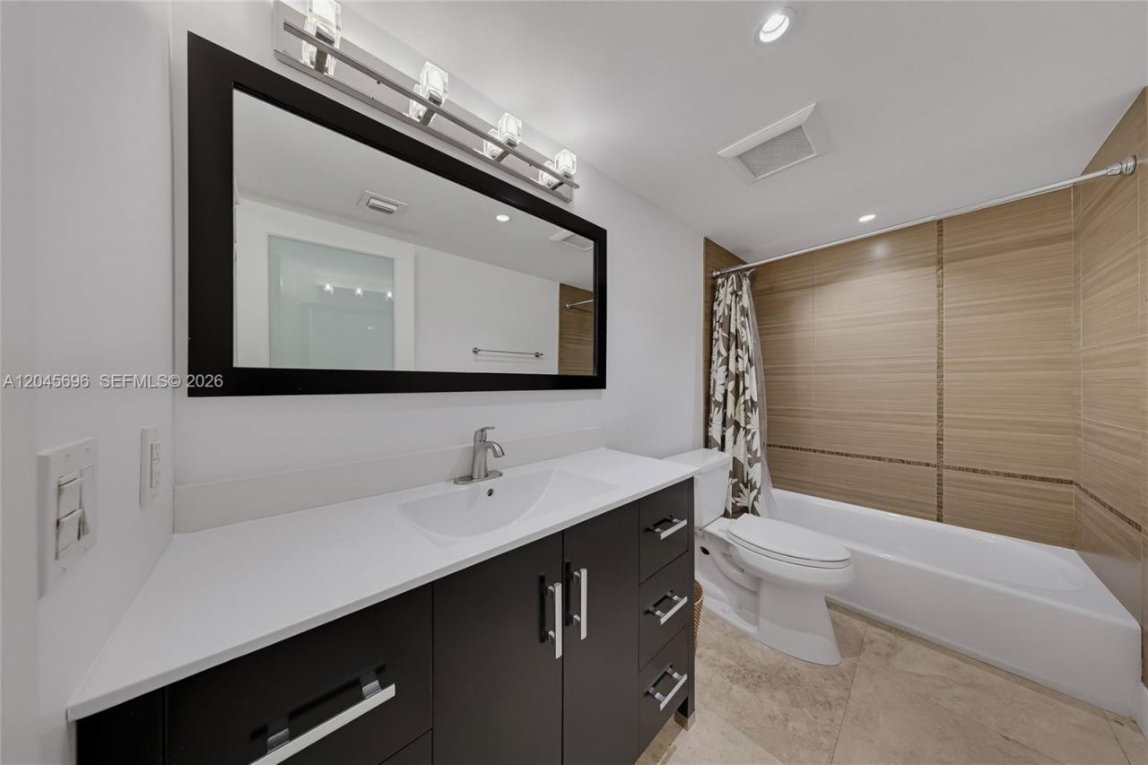 161 Crandon Blvd, Unit 326, Key Biscayne, FL 33149 Photo