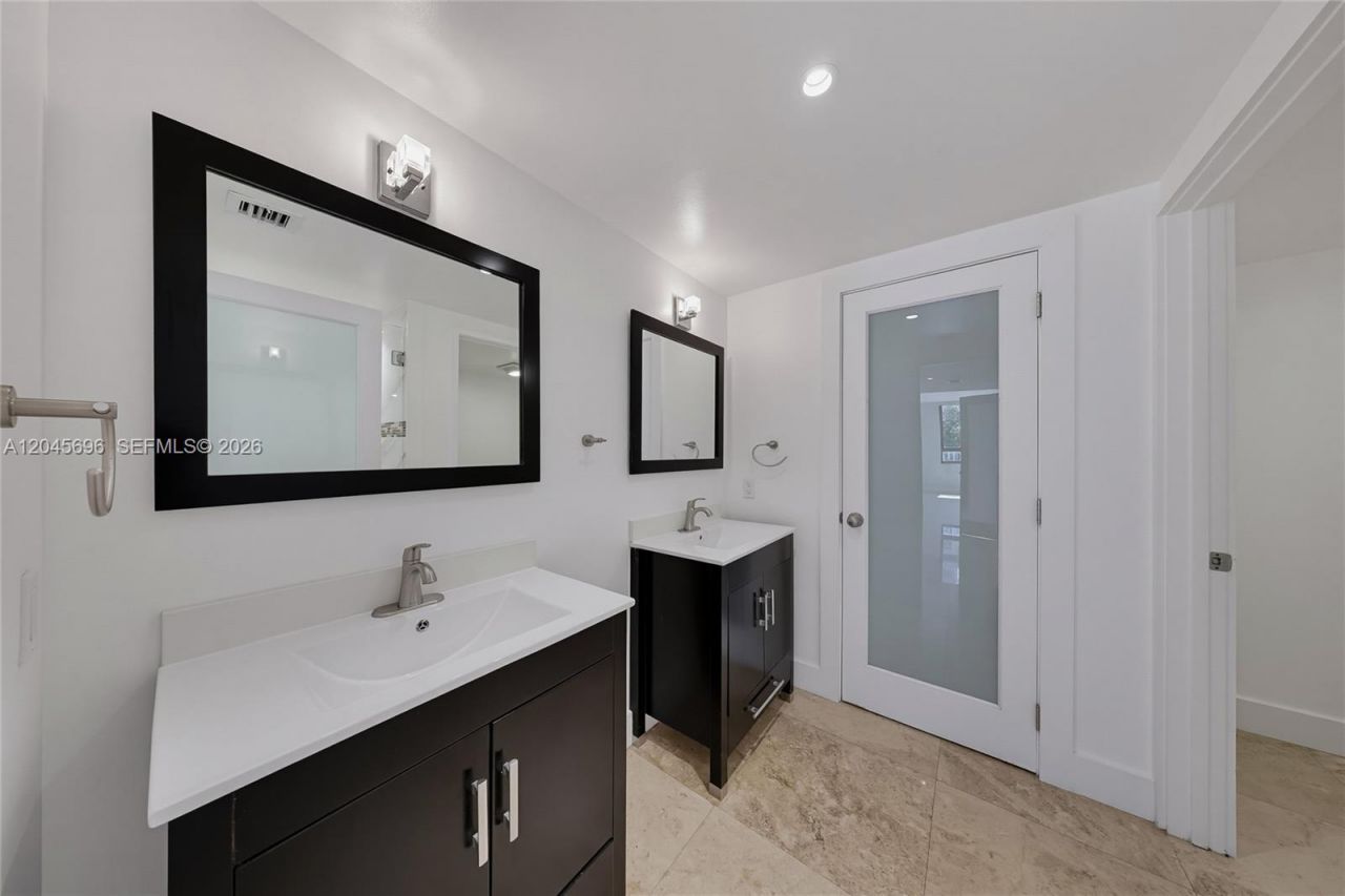 161 Crandon Blvd, Unit 326, Key Biscayne, FL 33149 Photo