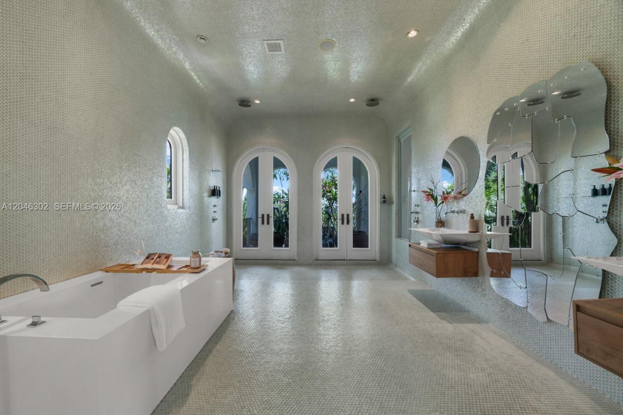 16 Palm Ave , Miami Beach, FL 33139 Photo