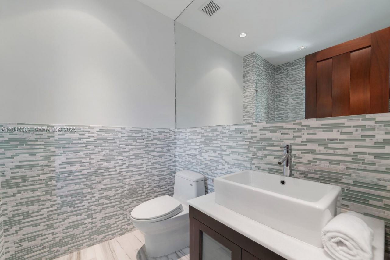16 Palm Ave , Miami Beach, FL 33139 Photo