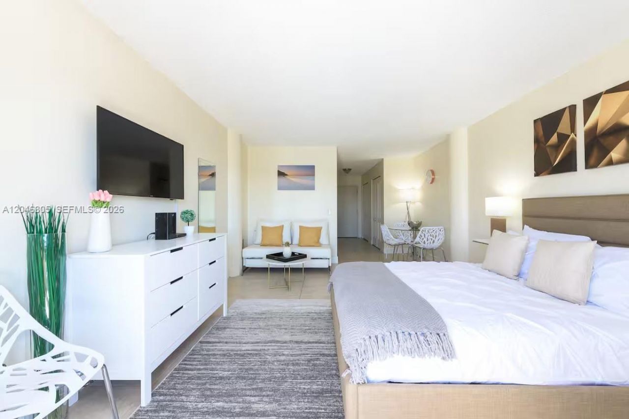 7904 West Dr , Unit 214, North Bay Village, FL 33141 Photo