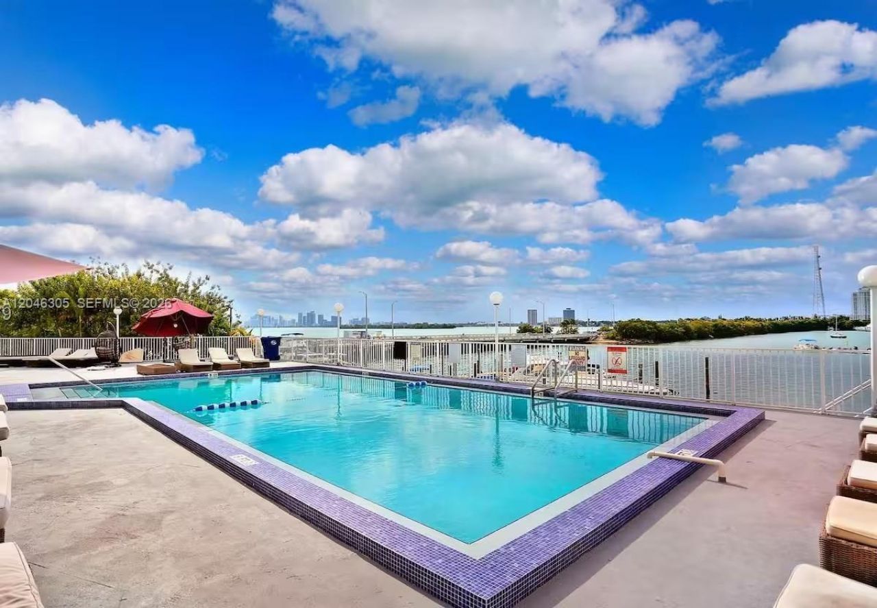 7904 West Dr , Unit 214, North Bay Village, FL 33141 Photo