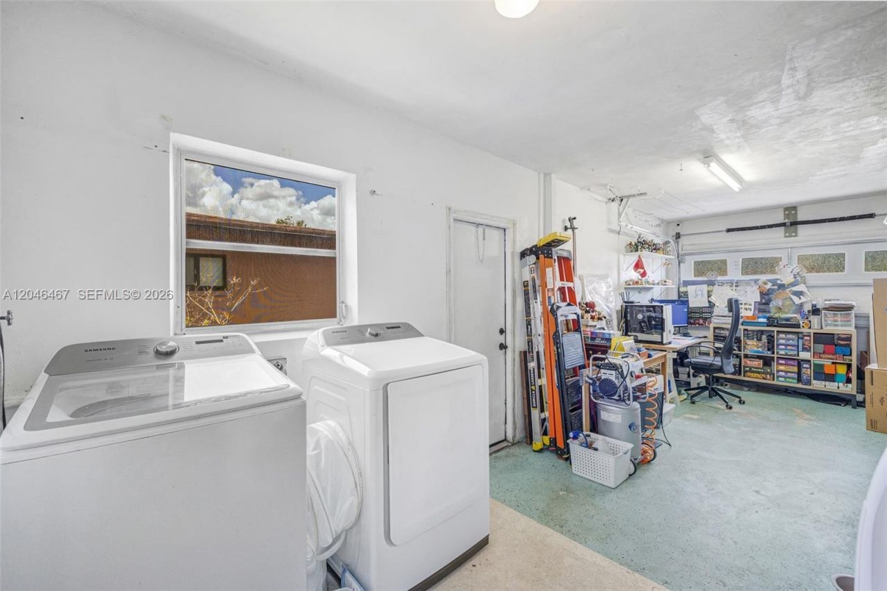3620 NW 24th St , Lauderdale Lakes, FL 33311 Photo