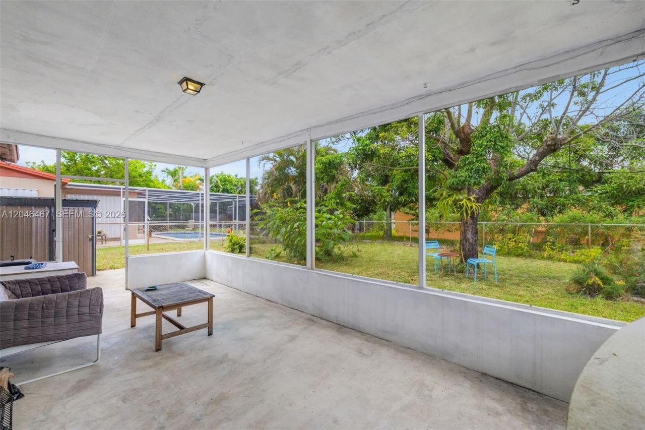 3620 NW 24th St , Lauderdale Lakes, FL 33311 Photo