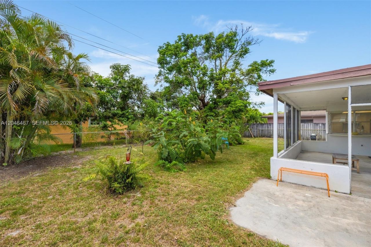 3620 NW 24th St , Lauderdale Lakes, FL 33311 Photo