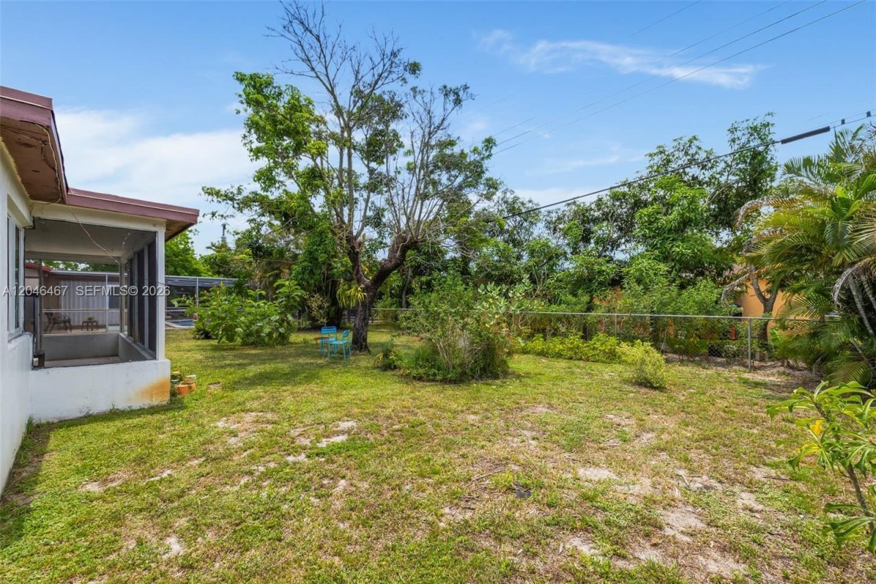 3620 NW 24th St , Lauderdale Lakes, FL 33311 Photo