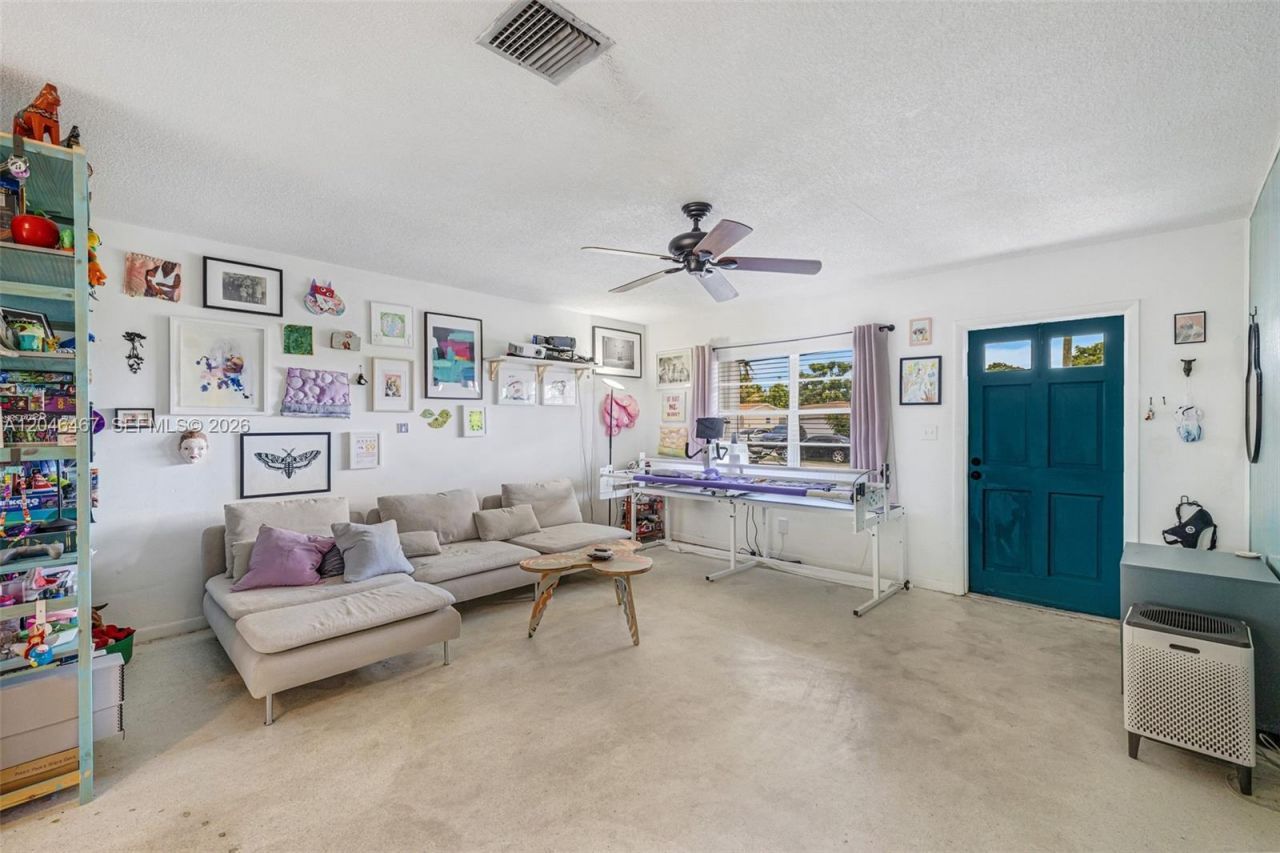 3620 NW 24th St , Lauderdale Lakes, FL 33311 Photo