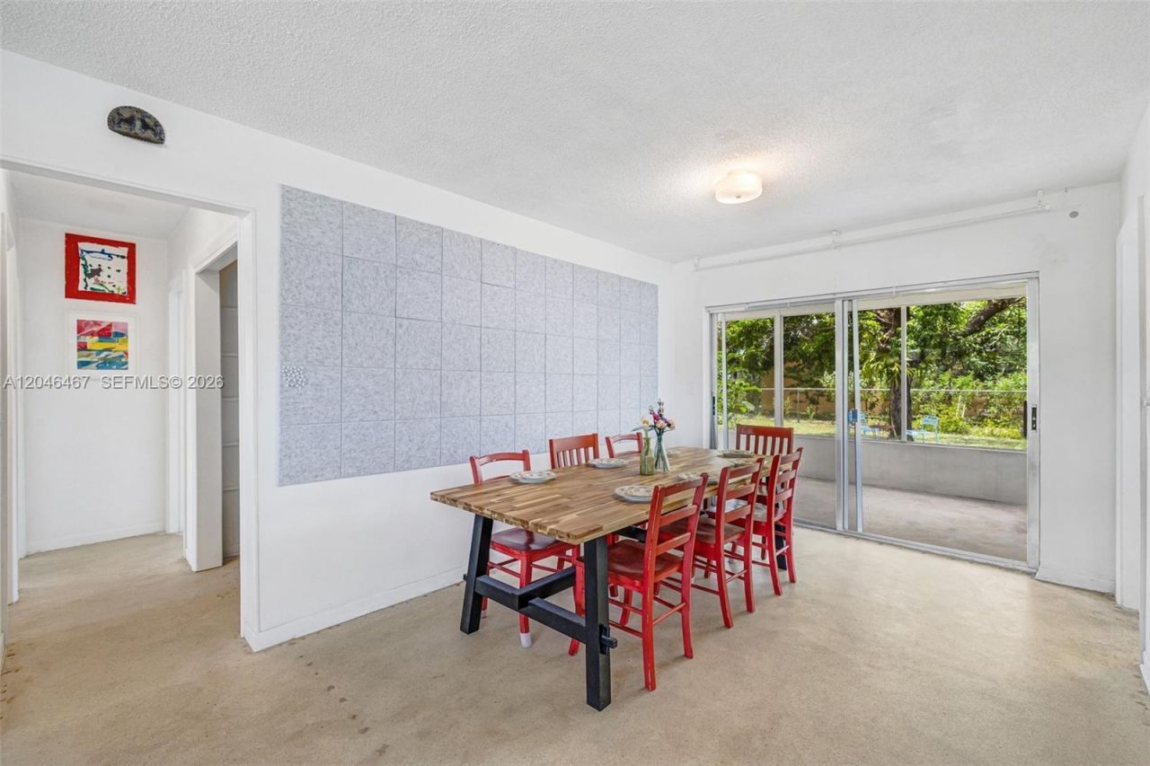 3620 NW 24th St , Lauderdale Lakes, FL 33311 Photo