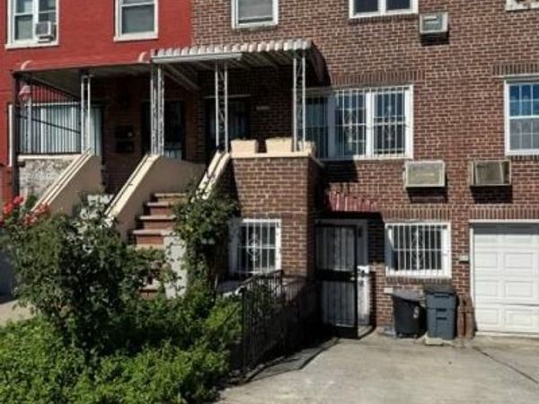 80-76 164th Street , Jamaica, NY 11432
