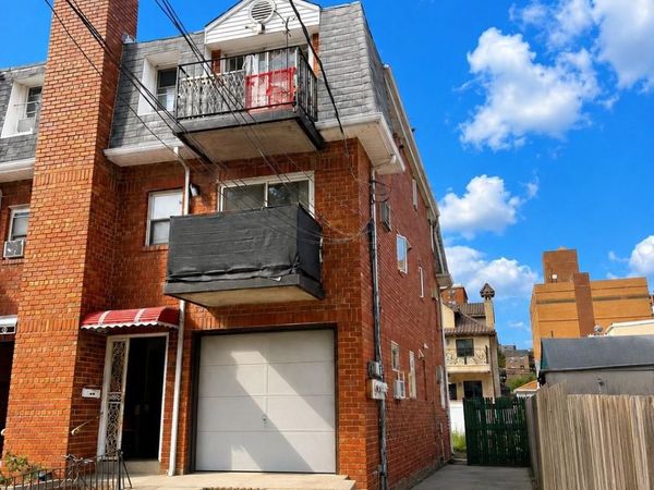 4512 robinson , Flushing, NY 11355