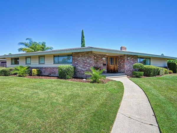 2800 Ashbourne Dr, Sacramento, CA 95821