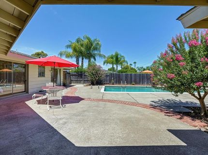 2800 Ashbourne Dr, Sacramento, CA 95821 Photo