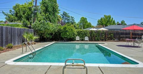 2800 Ashbourne Dr, Sacramento, CA 95821 Photo
