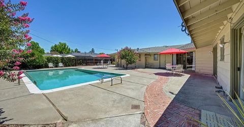 2800 Ashbourne Dr, Sacramento, CA 95821 Photo
