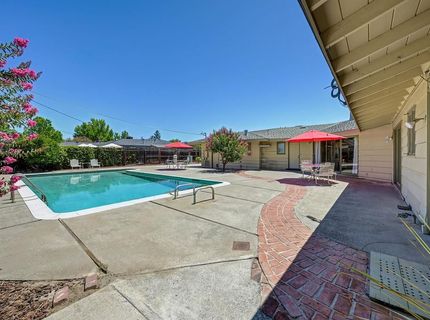 2800 Ashbourne Dr, Sacramento, CA 95821 Photo