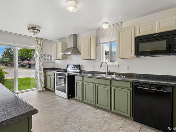 8401 18 Mile Road, Sterling Heights, MI 48313