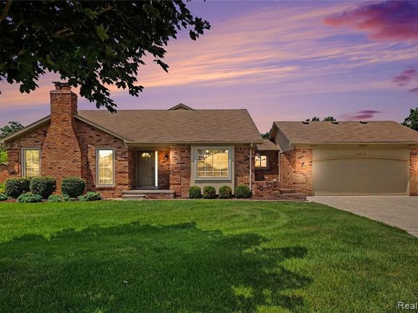 41071 E Rosewood Drive, Clinton Twp, MI 48038