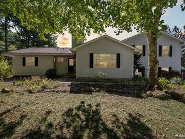 2860 E Coon Lake Road, Howell, MI 48843