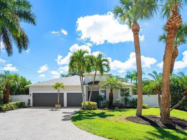 50 Lake Eden Drive, Boynton Beach, FL 33435